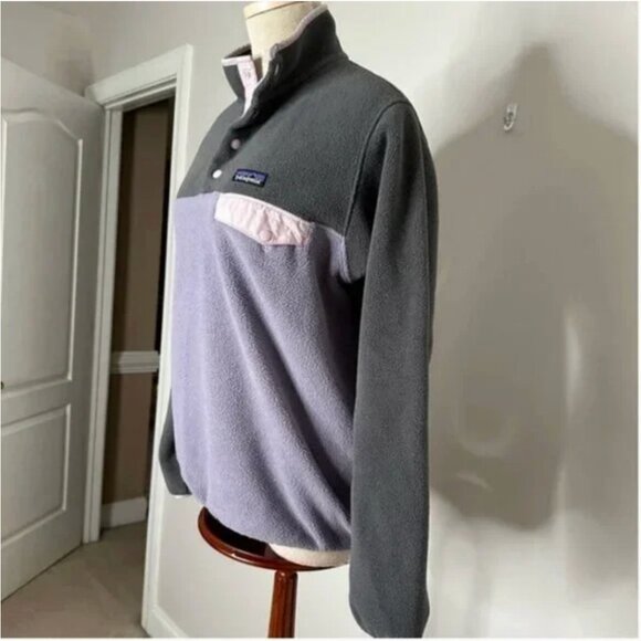 Patagonia Women's Lightweight Synchilla Snap-T Pullover Purple Gray Size Medium - Picture 4 of 8